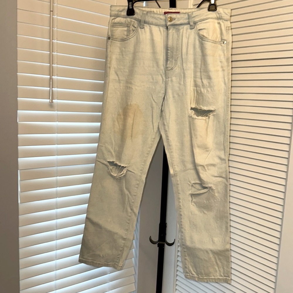 Faded distressed Guess Jean